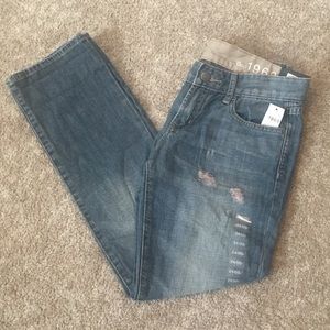 NWT GAP Real Straight Distressed Jeans - 24/00r